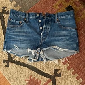 Levi’s cut off shorts